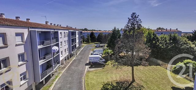 Appartement F3 à vendre - 3 pièces - 67.11 m2 - TONNAY CHARENTE - 17 - POITOU-CHARENTES - Century 21 L'Arsenal