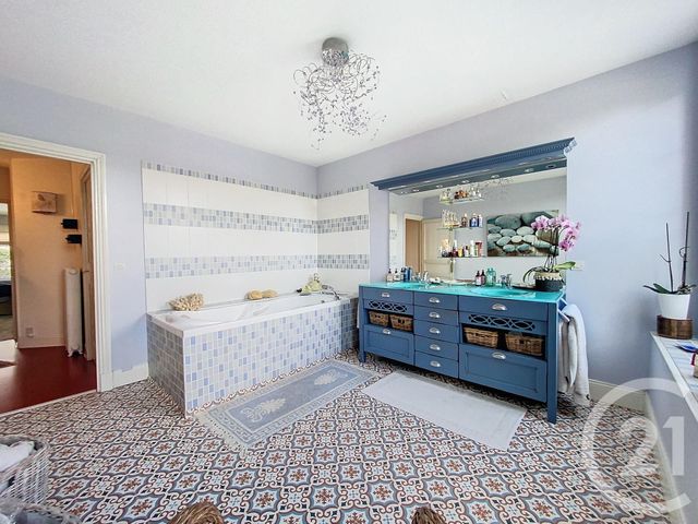 maison à vendre - 7 pièces - 203.97 m2 - ROCHEFORT - 17 - POITOU-CHARENTES - Century 21 L'Arsenal