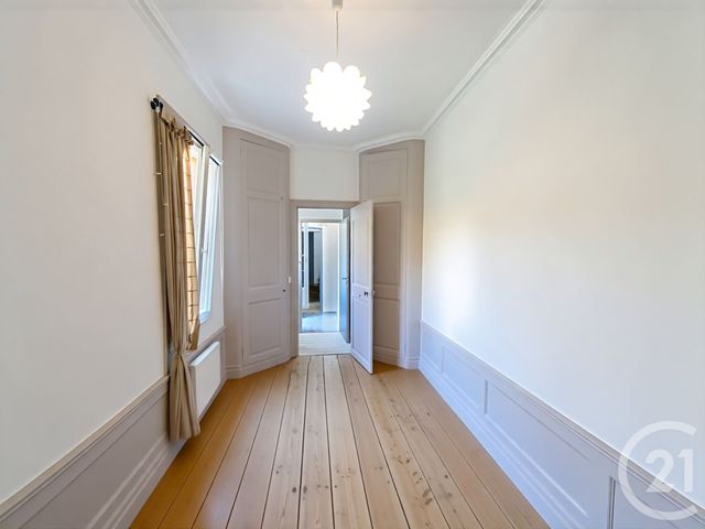 Appartement F5 à vendre - 5 pièces - 131.31 m2 - ROCHEFORT - 17 - POITOU-CHARENTES - Century 21 L'Arsenal