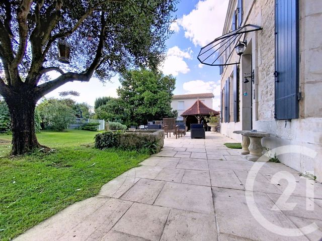 maison à vendre - 7 pièces - 220.0 m2 - TONNAY CHARENTE - 17 - POITOU-CHARENTES - Century 21 L'Arsenal