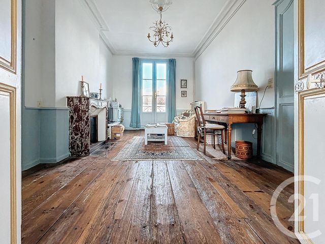 Afficher la photo en grand Appartement F5 à vendre - 5 pièces - 136.62 m2 - ROCHEFORT - 17 - POITOU-CHARENTES - Century 21 L'Arsenal
