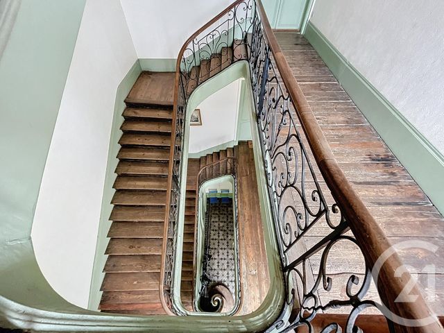 Afficher la photo en grand Appartement F5 à vendre - 5 pièces - 136.62 m2 - ROCHEFORT - 17 - POITOU-CHARENTES - Century 21 L'Arsenal