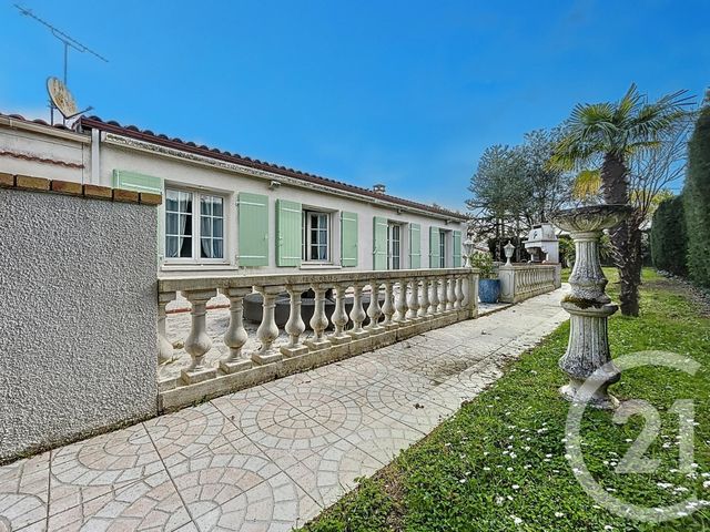 maison à vendre - 5 pièces - 111.0 m2 - TONNAY CHARENTE - 17 - POITOU-CHARENTES - Century 21 L'Arsenal