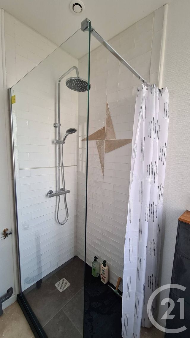 Appartement F1 à louer - 1 pièce - 27.11 m2 - ROCHEFORT - 17 - POITOU-CHARENTES - Century 21 L'Arsenal