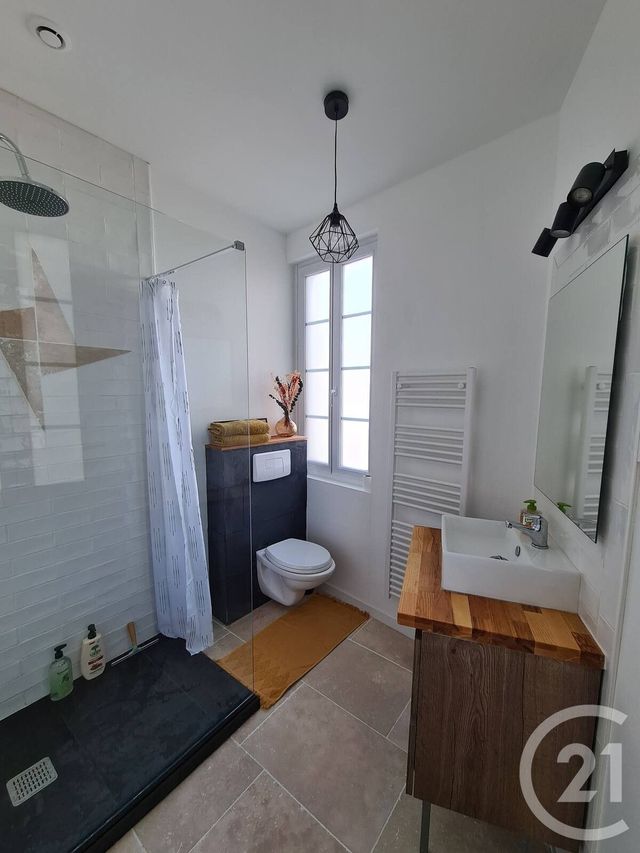 Appartement F1 à louer - 1 pièce - 27.11 m2 - ROCHEFORT - 17 - POITOU-CHARENTES - Century 21 L'Arsenal
