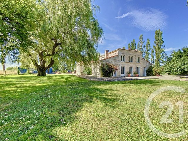 maison à vendre - 8 pièces - 190.0 m2 - TONNAY CHARENTE - 17 - POITOU-CHARENTES - Century 21 L'Arsenal