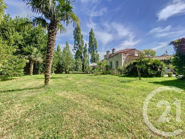 maison à vendre - 8 pièces - 190.0 m2 - TONNAY CHARENTE - 17 - POITOU-CHARENTES - Century 21 L'Arsenal