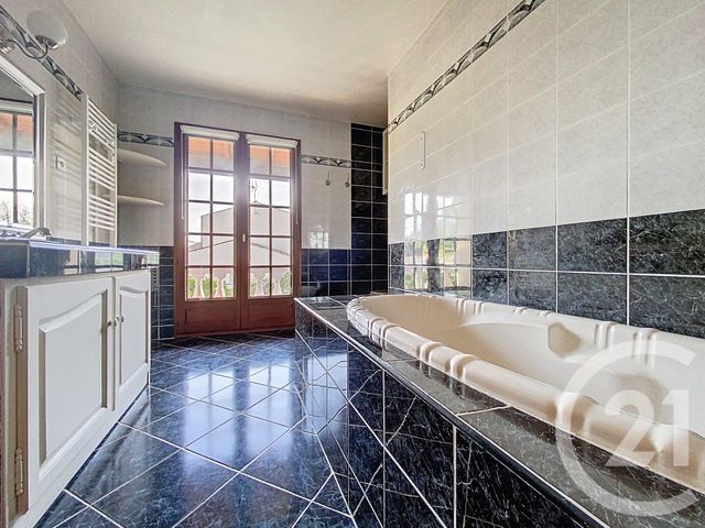 maison à vendre - 6 pièces - 150.08 m2 - VERGEROUX - 17 - POITOU-CHARENTES - Century 21 L'Arsenal