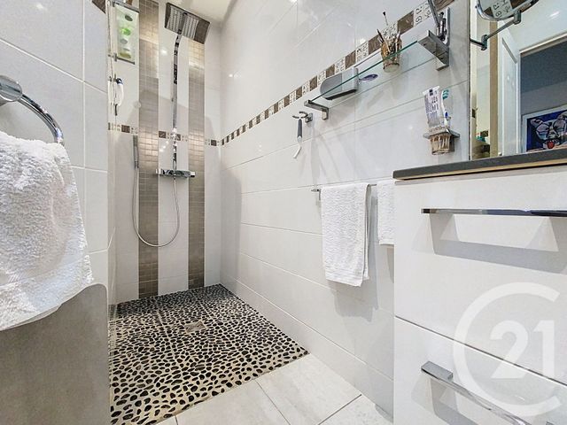 maison à vendre - 5 pièces - 160.0 m2 - TONNAY CHARENTE - 17 - POITOU-CHARENTES - Century 21 L'Arsenal