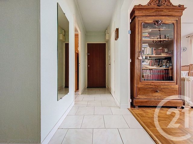 Appartement F4 à vendre - 4 pièces - 72.23 m2 - ROCHEFORT - 17 - POITOU-CHARENTES - Century 21 L'Arsenal