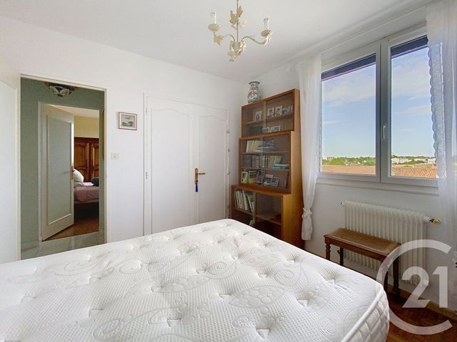 Appartement F4 à vendre - 4 pièces - 72.23 m2 - ROCHEFORT - 17 - POITOU-CHARENTES - Century 21 L'Arsenal