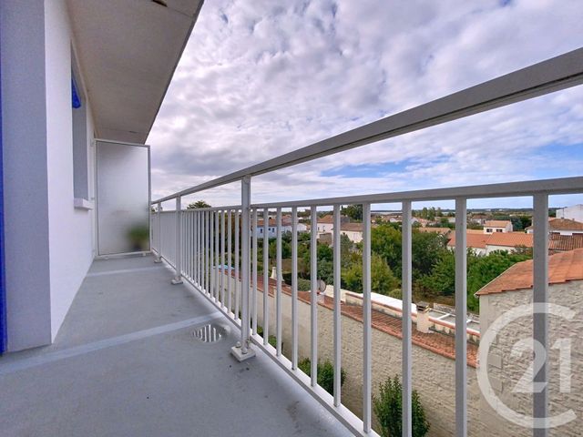Appartement F4 à vendre - 4 pièces - 72.23 m2 - ROCHEFORT - 17 - POITOU-CHARENTES - Century 21 L'Arsenal