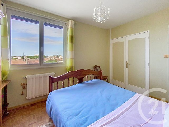 Appartement F4 à vendre - 4 pièces - 72.23 m2 - ROCHEFORT - 17 - POITOU-CHARENTES - Century 21 L'Arsenal