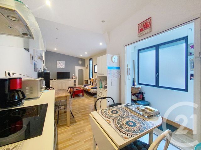 Appartement F2 à vendre - 2 pièces - 54.8 m2 - ROCHEFORT - 17 - POITOU-CHARENTES - Century 21 L'Arsenal