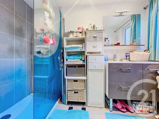 Appartement F2 à vendre - 2 pièces - 54.8 m2 - ROCHEFORT - 17 - POITOU-CHARENTES - Century 21 L'Arsenal