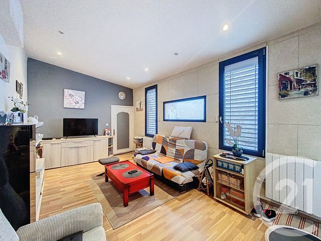 Appartement F2 à vendre - 2 pièces - 54.8 m2 - ROCHEFORT - 17 - POITOU-CHARENTES - Century 21 L'Arsenal