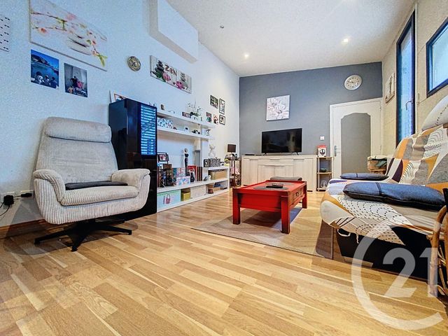 Appartement F2 à vendre - 2 pièces - 54.8 m2 - ROCHEFORT - 17 - POITOU-CHARENTES - Century 21 L'Arsenal