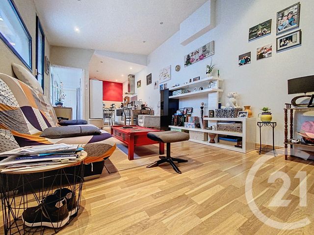 Appartement F2 à vendre - 2 pièces - 54.8 m2 - ROCHEFORT - 17 - POITOU-CHARENTES - Century 21 L'Arsenal