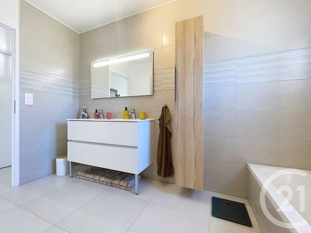 maison à vendre - 4 pièces - 94.02 m2 - PORT DES BARQUES - 17 - POITOU-CHARENTES - Century 21 L'Arsenal