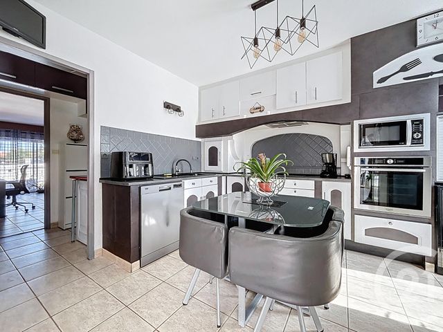 maison à vendre - 6 pièces - 130.0 m2 - PORT DES BARQUES - 17 - POITOU-CHARENTES - Century 21 L'Arsenal