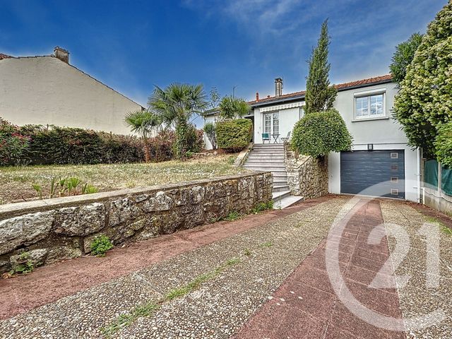 Appartement Chambre à louer - 1 pièce - 15.5 m2 - ROCHEFORT - 17 - POITOU-CHARENTES - Century 21 L'Arsenal