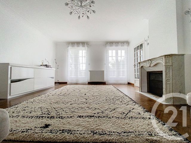 Appartement Chambre à louer - 1 pièce - 15.5 m2 - ROCHEFORT - 17 - POITOU-CHARENTES - Century 21 L'Arsenal