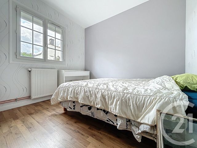 Appartement Chambre à louer - 1 pièce - 10.0 m2 - ROCHEFORT - 17 - POITOU-CHARENTES - Century 21 L'Arsenal