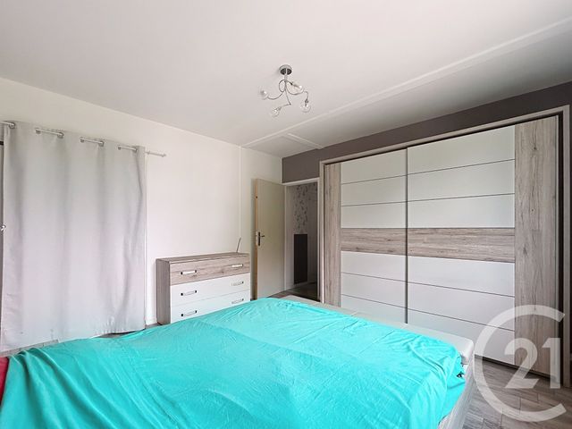 Appartement Chambre à louer - 1 pièce - 15.5 m2 - ROCHEFORT - 17 - POITOU-CHARENTES - Century 21 L'Arsenal