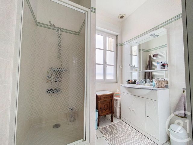 Appartement F3 à vendre - 3 pièces - 69.61 m2 - ROCHEFORT - 17 - POITOU-CHARENTES - Century 21 L'Arsenal