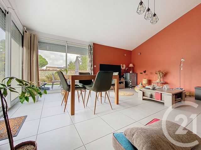 maison à vendre - 5 pièces - 130.0 m2 - VERGEROUX - 17 - POITOU-CHARENTES - Century 21 L'Arsenal