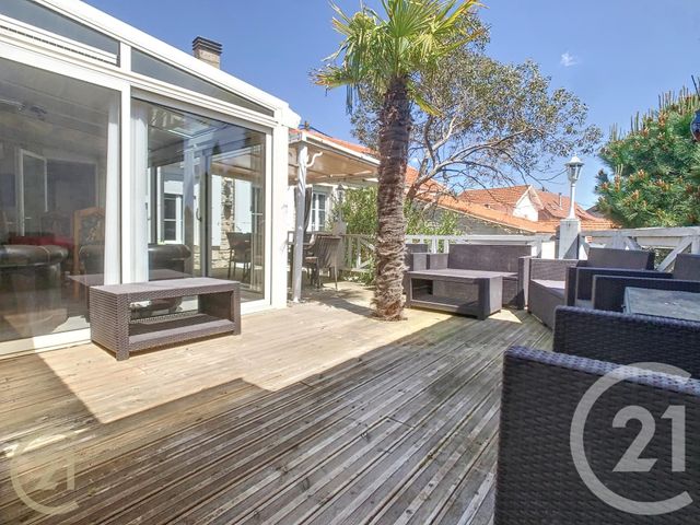 maison à vendre - 7 pièces - 182.0 m2 - PORT DES BARQUES - 17 - POITOU-CHARENTES - Century 21 L'Arsenal