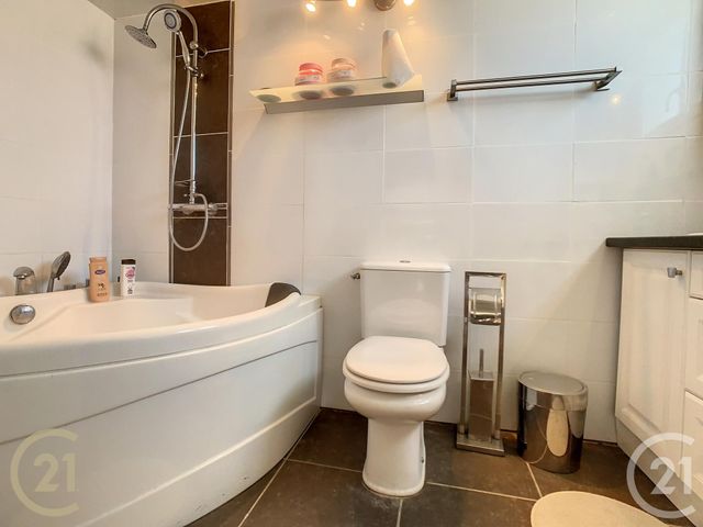 maison à vendre - 7 pièces - 182.0 m2 - PORT DES BARQUES - 17 - POITOU-CHARENTES - Century 21 L'Arsenal