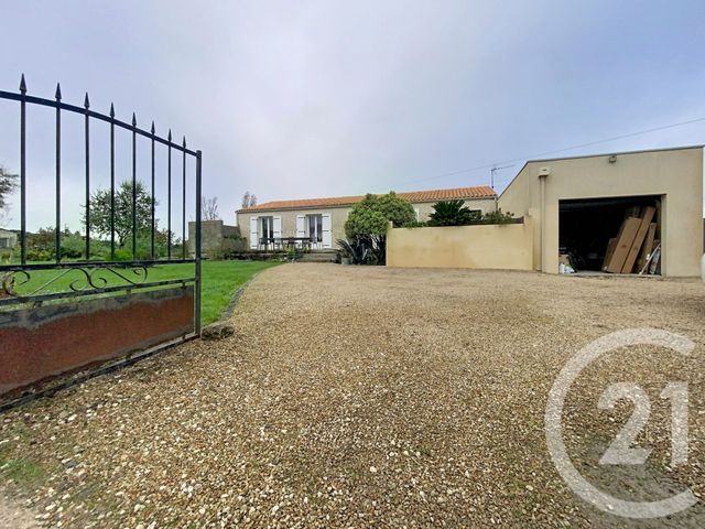 maison à louer - 5 pièces - 122.03 m2 - BEAUGEAY - 17 - POITOU-CHARENTES - Century 21 L'Arsenal