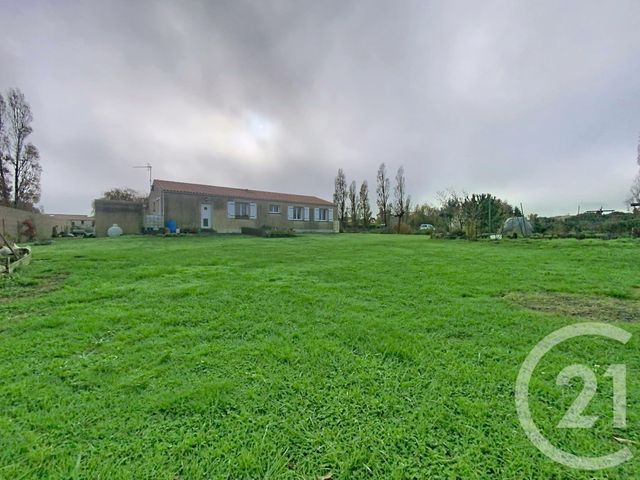 maison à louer - 5 pièces - 122.03 m2 - BEAUGEAY - 17 - POITOU-CHARENTES - Century 21 L'Arsenal