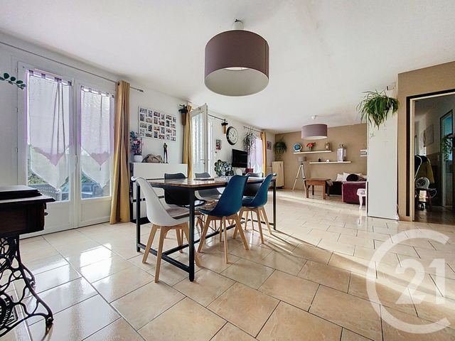 maison à louer - 5 pièces - 122.03 m2 - BEAUGEAY - 17 - POITOU-CHARENTES - Century 21 L'Arsenal