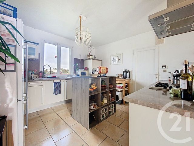 maison à louer - 5 pièces - 122.03 m2 - BEAUGEAY - 17 - POITOU-CHARENTES - Century 21 L'Arsenal