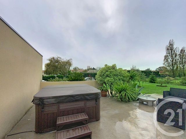 maison à louer - 5 pièces - 122.03 m2 - BEAUGEAY - 17 - POITOU-CHARENTES - Century 21 L'Arsenal