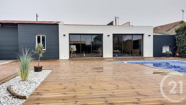 maison à vendre - 8 pièces - 194.0 m2 - TONNAY CHARENTE - 17 - POITOU-CHARENTES - Century 21 L'Arsenal