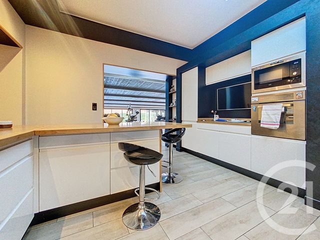 maison à vendre - 8 pièces - 194.0 m2 - TONNAY CHARENTE - 17 - POITOU-CHARENTES - Century 21 L'Arsenal