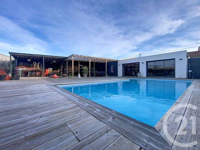 maison à vendre - 8 pièces - 194.0 m2 - TONNAY CHARENTE - 17 - POITOU-CHARENTES - Century 21 L'Arsenal