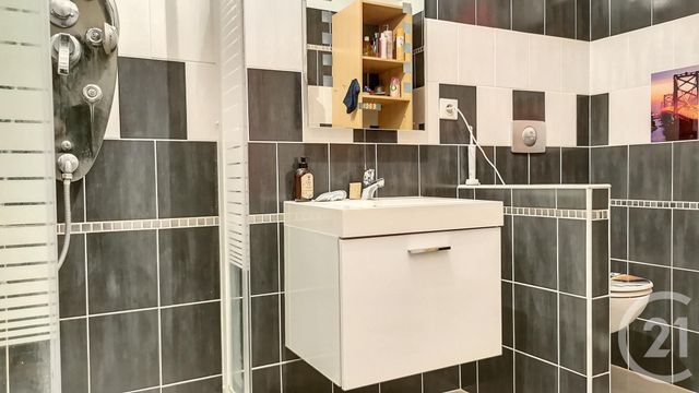 maison à vendre - 8 pièces - 194.0 m2 - TONNAY CHARENTE - 17 - POITOU-CHARENTES - Century 21 L'Arsenal