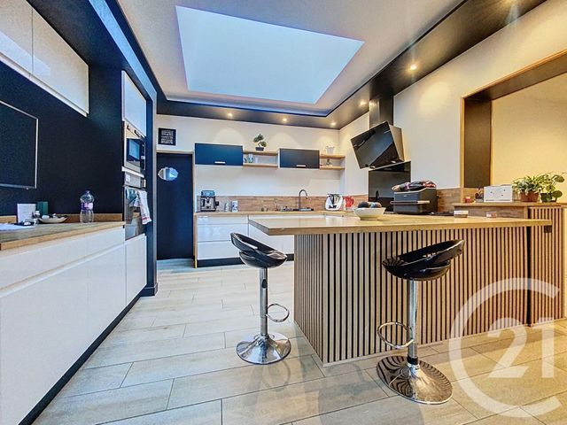 maison à vendre - 8 pièces - 194.0 m2 - TONNAY CHARENTE - 17 - POITOU-CHARENTES - Century 21 L'Arsenal