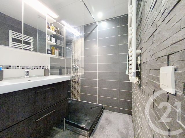 Appartement F2 à vendre - 2 pièces - 50.15 m2 - ROCHEFORT - 17 - POITOU-CHARENTES - Century 21 L'Arsenal