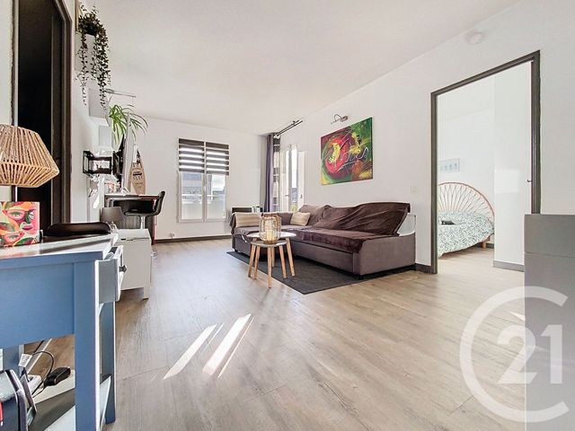 Appartement F2 à vendre - 2 pièces - 50.15 m2 - ROCHEFORT - 17 - POITOU-CHARENTES - Century 21 L'Arsenal