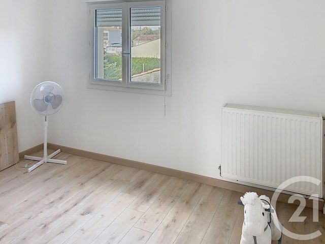 Afficher la photo en grand maison à vendre - 7 pièces - 120.0 m2 - ST HIPPOLYTE - 17 - POITOU-CHARENTES - Century 21 L'Arsenal