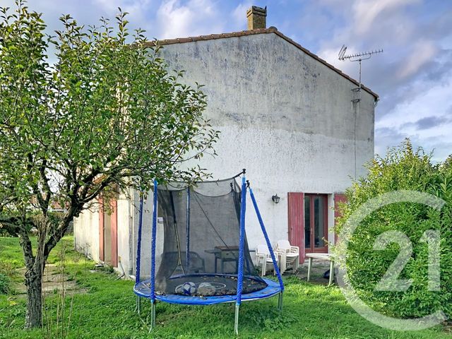 Afficher la photo en grand maison à vendre - 7 pièces - 120.0 m2 - ST HIPPOLYTE - 17 - POITOU-CHARENTES - Century 21 L'Arsenal
