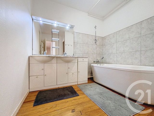 Appartement F4 à vendre - 4 pièces - 114.45 m2 - ROCHEFORT - 17 - POITOU-CHARENTES - Century 21 L'Arsenal