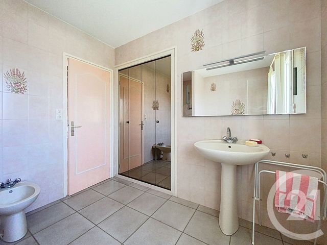 maison à vendre - 4 pièces - 140.0 m2 - ROCHEFORT - 17 - POITOU-CHARENTES - Century 21 L'Arsenal