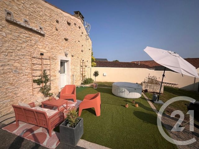 maison à vendre - 6 pièces - 200.0 m2 - BREUIL MAGNE - 17 - POITOU-CHARENTES - Century 21 L'Arsenal