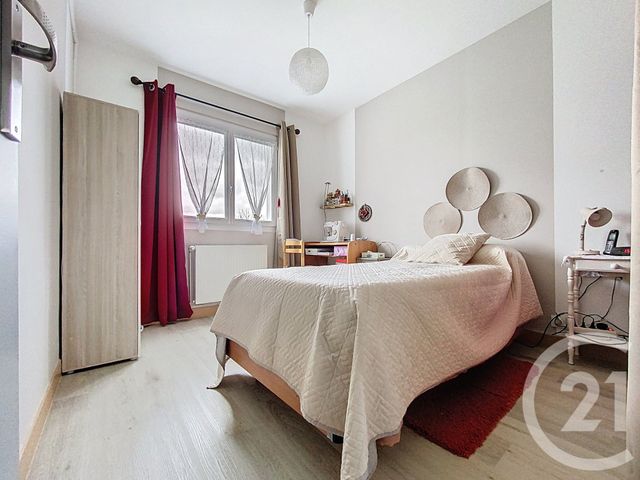 Appartement F3 à vendre - 4 pièces - 68.32 m2 - ROCHEFORT - 17 - POITOU-CHARENTES - Century 21 L'Arsenal